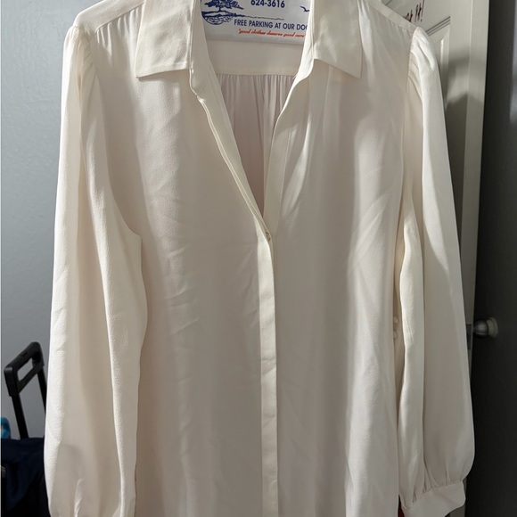 L'AGENCE Tops - L'AGENCE Cream Silk-Feel Button Down Blouse